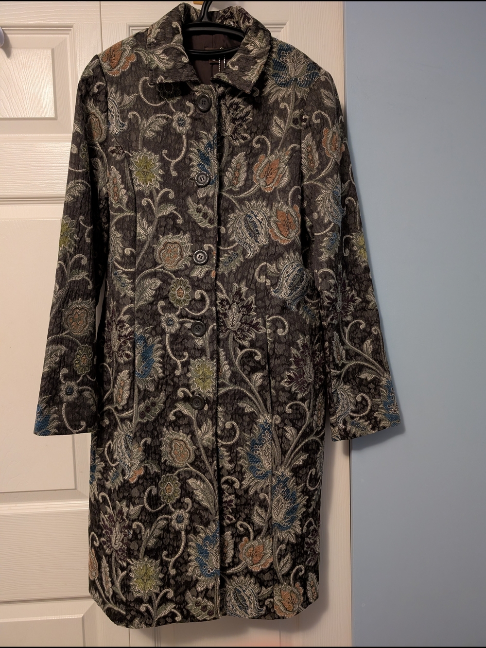 Jacquard Floral Long Women's Robe Coat in Earthy Shades with Multi-Color Accents
